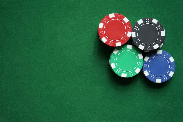 Live dealer tables with multiple camera angles